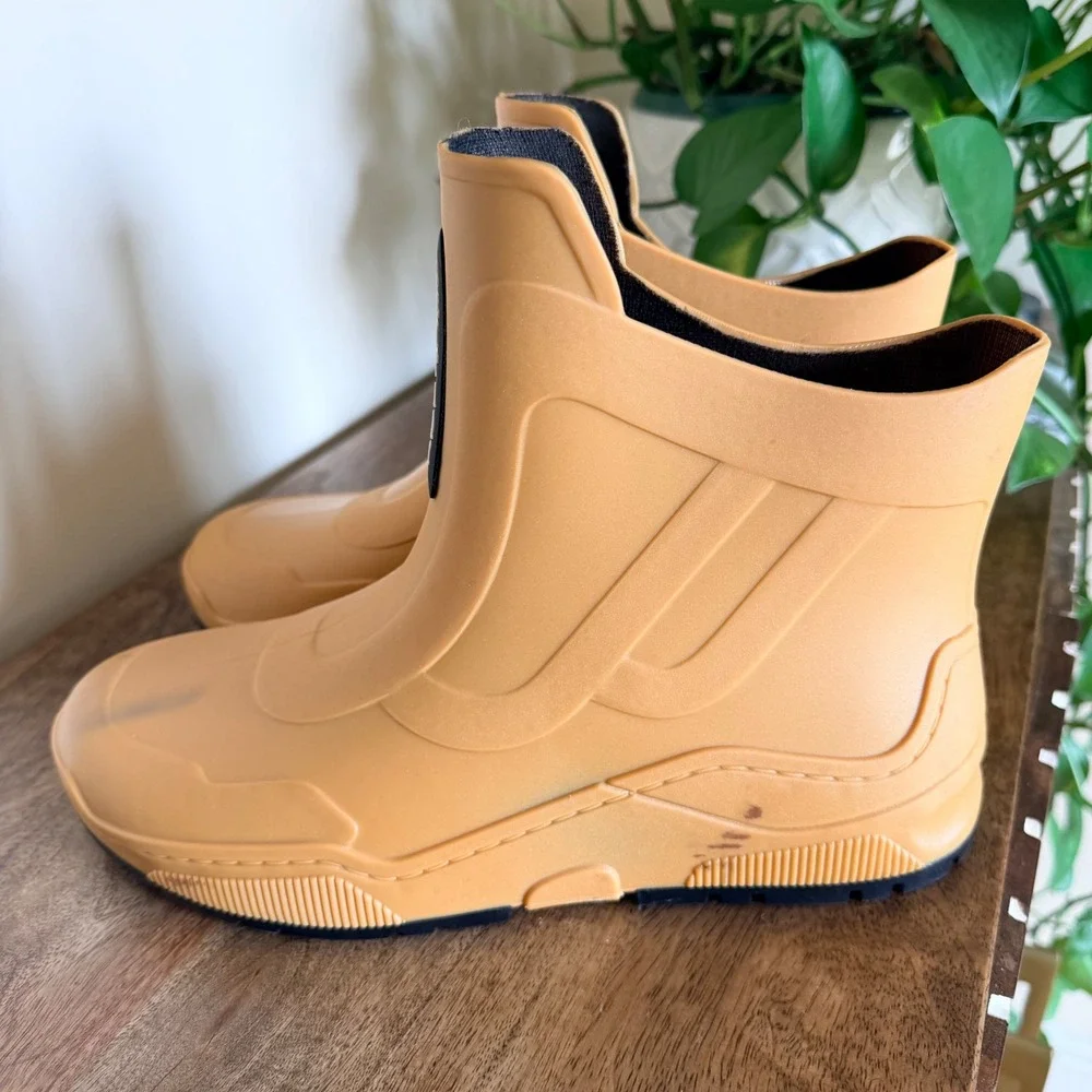 Womens EU 41 Tan Brown Waterproof Ankle Rain Bots Lug Sole Pull On Outdoor Wet